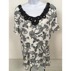 White Stag Top Women Size 1X White Black Paisley Floral Scoop Neck Short Sleeves
